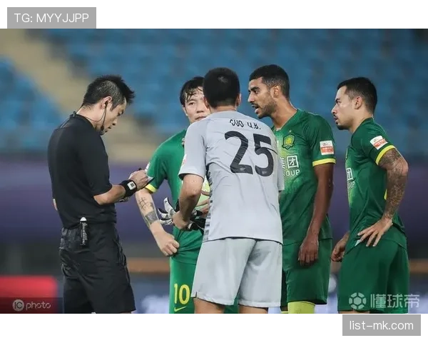 点球双触球判罚到底算不算犯规？规则全解析